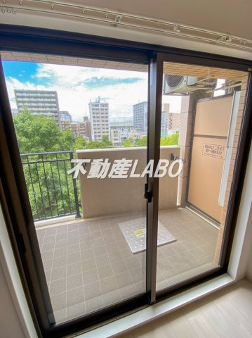 ラグゼ弁天町　のバルコニー