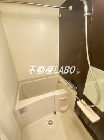 ラグゼ弁天町　の浴室