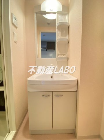 ラグゼ弁天町　の洗面所