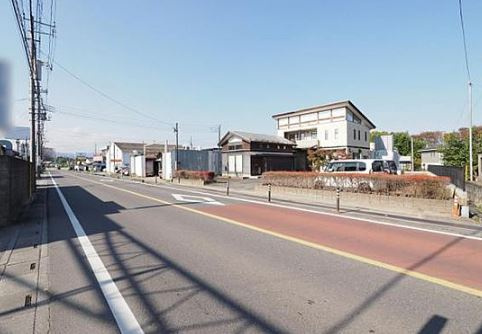 【中古】日高市下鹿山事務所付き中古住宅の前面道路含む現地写真|前面道路含む現地写真です