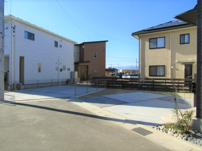 【前面道路含む現地写真】 | エンゼルハウス甲府市上石田1丁目④ | 前面道路含む現地写真です