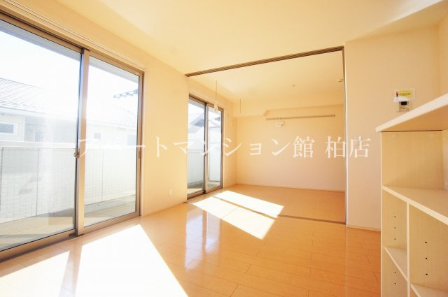 グラシューズⅠの居間・リビング