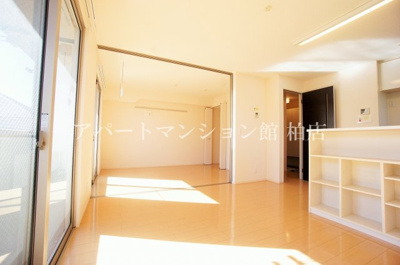 【居間・リビング】 | グラシューズⅠ | 類似