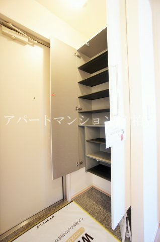 グラシューズⅠの玄関