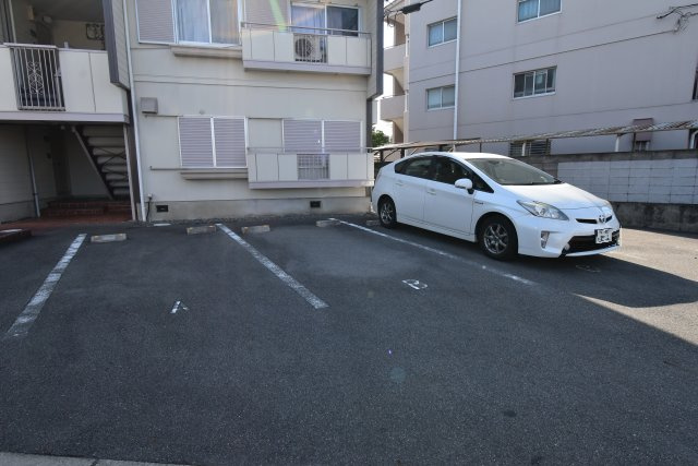 タウニィ地後の駐車場|敷地内駐車場