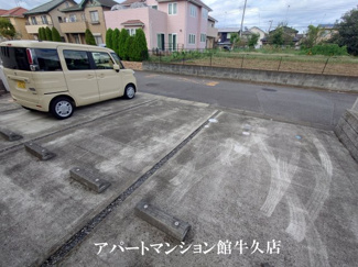 【駐車場】
