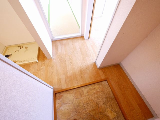 プレミール深田の玄関|落ち着いた玄関です
