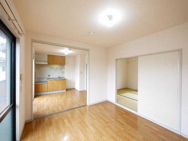 プレミール深田の洋室|ゆったりした洋室です