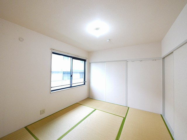 プレミール深田の和室|柔らかい畳が心地よい和室