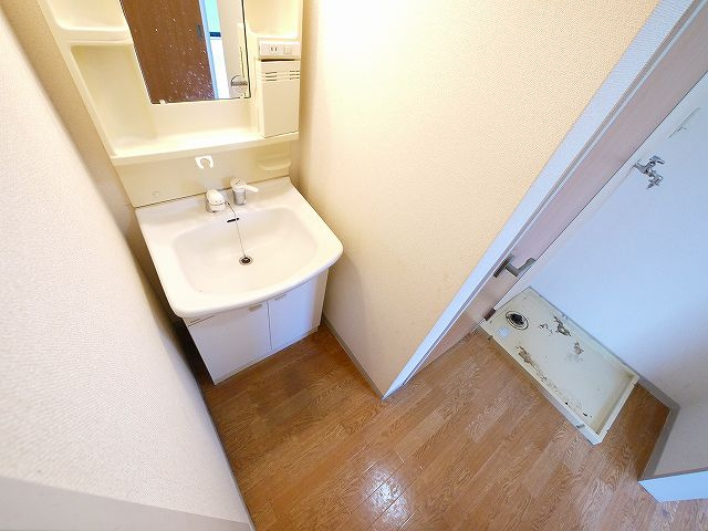 プレミール深田の洗面所|スペースが確保できる洗面所です