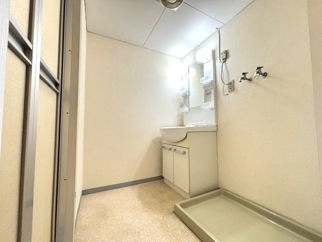 扉付きの洗面所スペース★