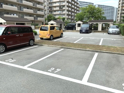 【駐車場】 | フラワータウン・アミル21　カトレア館 | 敷地内に駐車場ございます♪