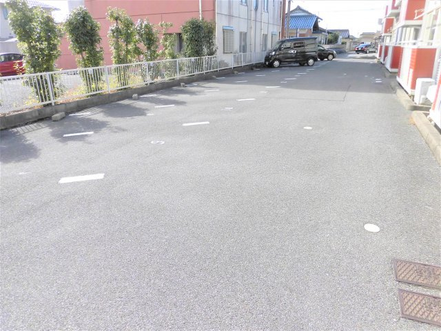 ドリームフォレスト楽田の駐車場