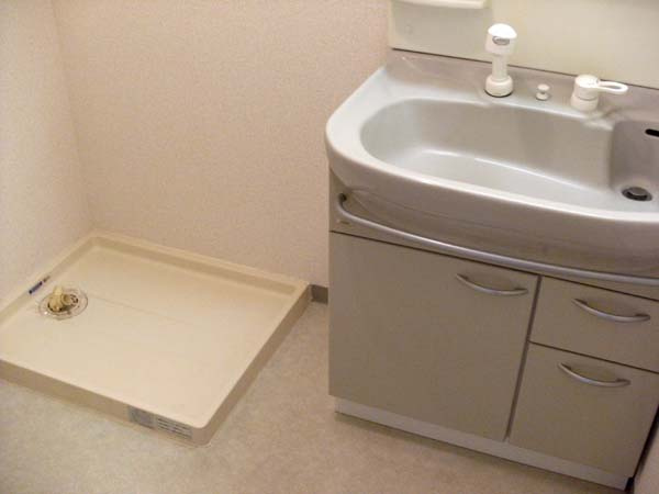 セントポーリア岸和田の洗面所|スペースが確保できる洗面所です