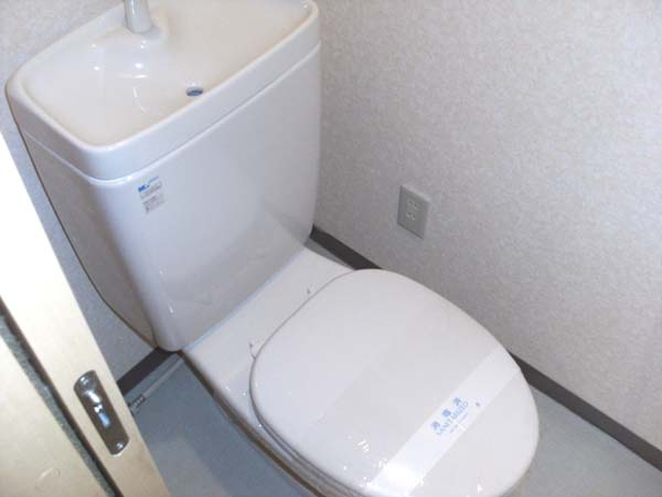 グランディール宮ノ池のトイレ|落ち着いた色調のトイレです