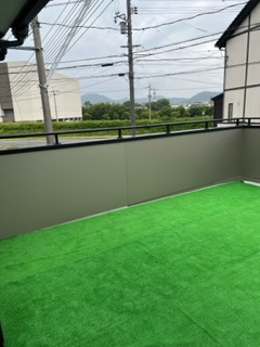 【バルコニー】 | 鳥取市吉成中古戸建て | 広々としたバルコニーで、バーベキューもできますよ♪
