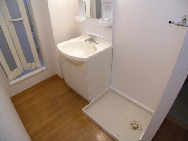 メゾンソレーユA棟の洗面所|メゾンソレーユ