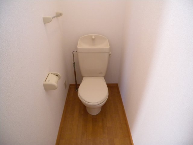 メゾンソレーユA棟のトイレ|メゾンソレーユ