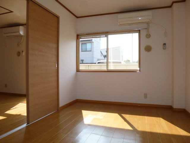 ニューシティくらしきの洋室