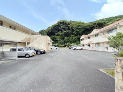 【駐車場】 | グランドガーデンツインステージ