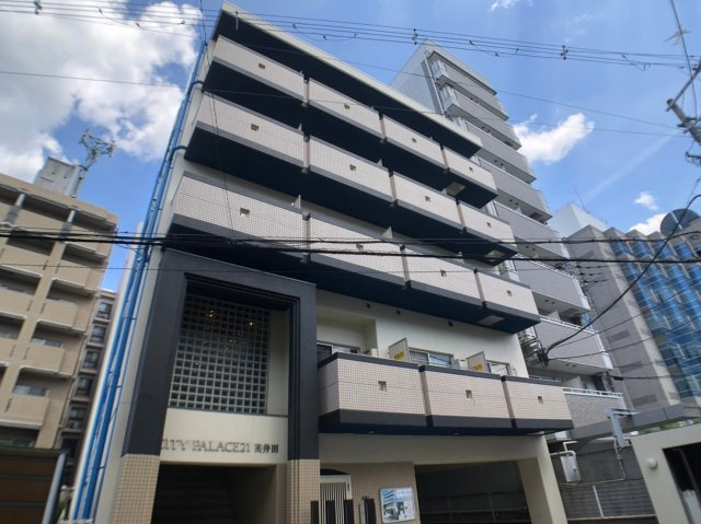 シティパレス高井田の外観