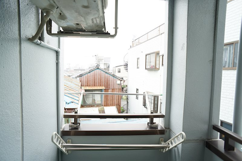 スリーベルズの洗面所|★低層住宅が多いので、眺望も良好★