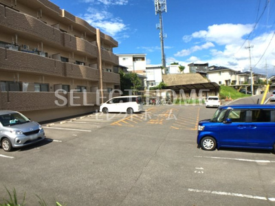 【駐車場】 | シャンデテ西三田ヶ入 | 駐車場があるので、車を買う予定の方も安心です