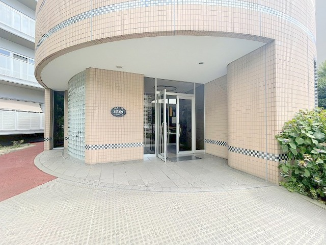 パークフィールドみさとテラ・ウエスト　4街区2号館のエントランス|新規リフォーム済・広々の2LDKです。