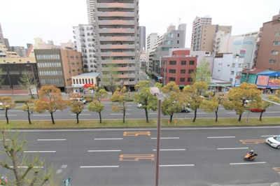 【展望】 | 南堀江三洋ハイツ | ◆全面が広々とした道路ですので開けた空間を確保できます！