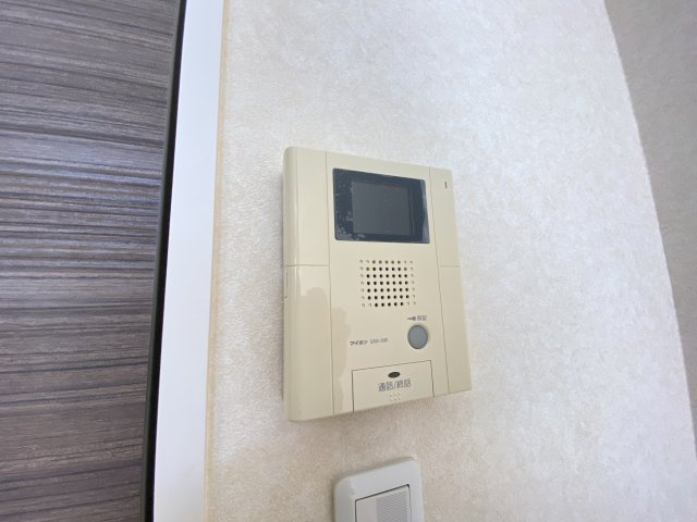 安心のモニター付きインターホン★
