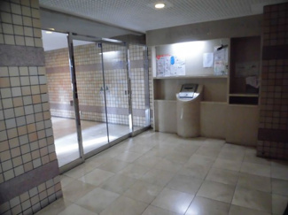 【エントランス】 | 安全に配慮されたオートロックマンションです♪室内ＴＶモニタ付インターホンで来訪者を確認できます