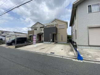 【前面道路含む現地写真】