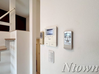【セキュリティ】 | リヴェール | モニター付きインターホンです