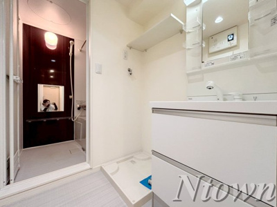 【洗面所】 | リヴェール | 明るい洗面所です