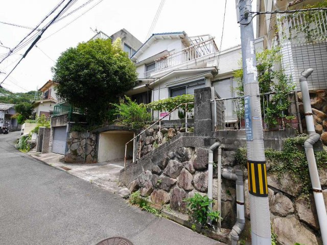 鶯町1丁目貸家の外観