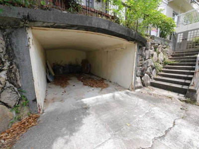 【駐車場】 | 鶯町1丁目貸家 | 車高「160ｃｍ」