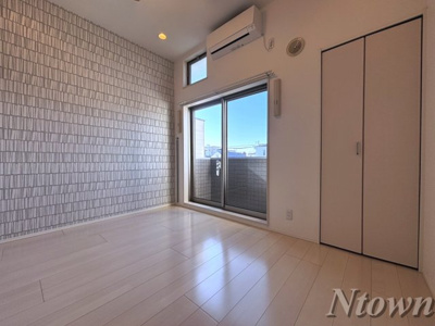 【居間・リビング】 | GRANDE本陣 | こちらのリビングで趣味の時間をお楽しみください