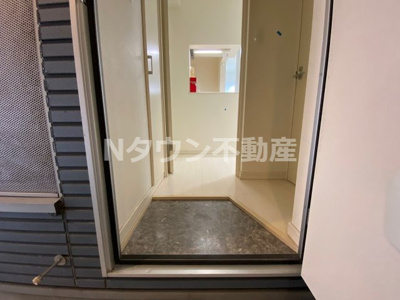 【玄関】 | FELICEⅥ | 収納もある玄関です