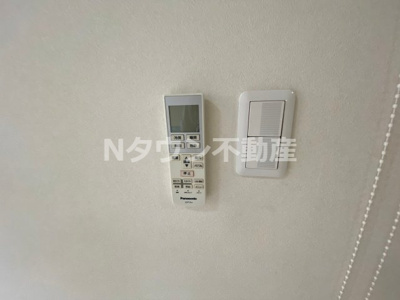 【設備】 | FELICEⅥ | エアコンのリモコンです