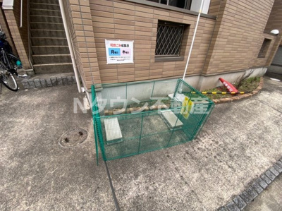 【その他共用部分】 | ネスト栄生 | ごみ捨て場です。