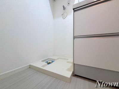 【設備】 | フォルトゥーナ中村 | 洗濯機置き場です