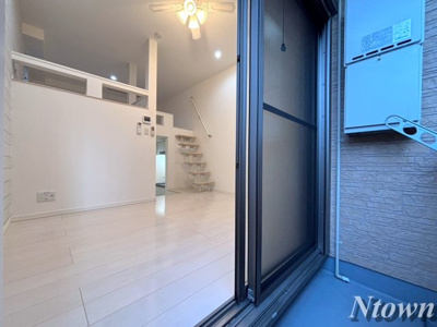 【バルコニー】 | フォルトゥーナ中村 | 開放的で明るい空間を演出してくれるバルコニーです