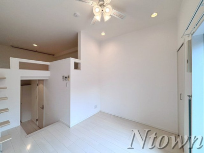 【内装】 | ウエストゼロ | 明るい室内です