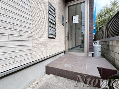 【エントランス】 | ウエストゼロ | 清潔なエントランスです