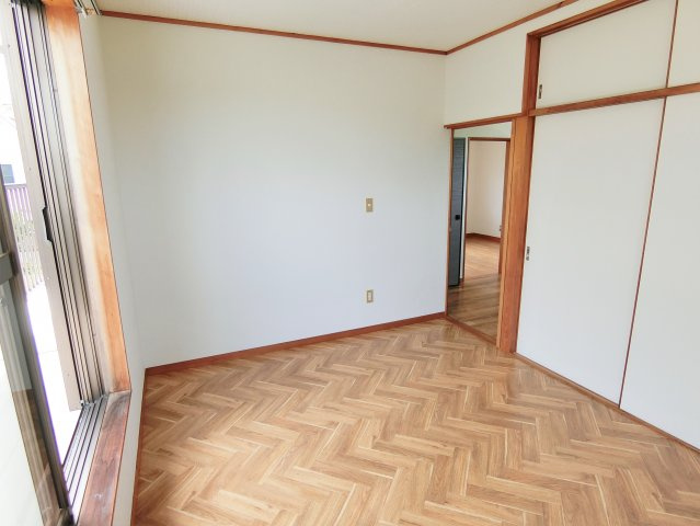 山武市松尾町八田貸家の洋室