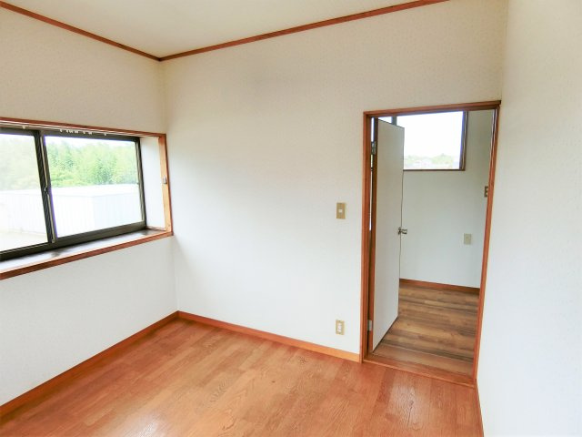 山武市松尾町八田貸家の洋室