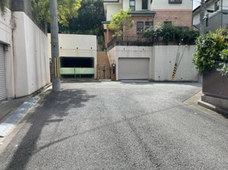【前面道路含む現地写真】
