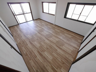 【居間・リビング】 | 下谷上猪ころび戸建　B | こちらの洋室をリビングとしてご利用ください（１２帖）