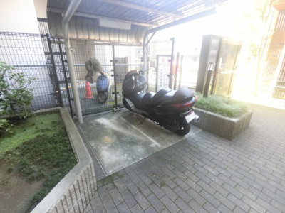 【その他共用部分】 | 日神パレステージ横浜中央 | バイク置場です。