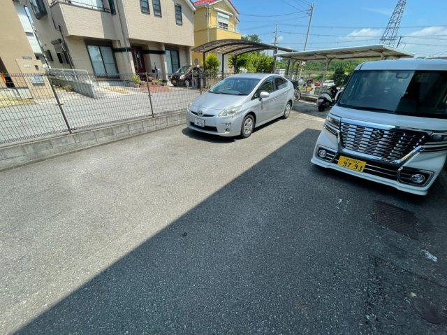 シティ長尾IIの駐車場